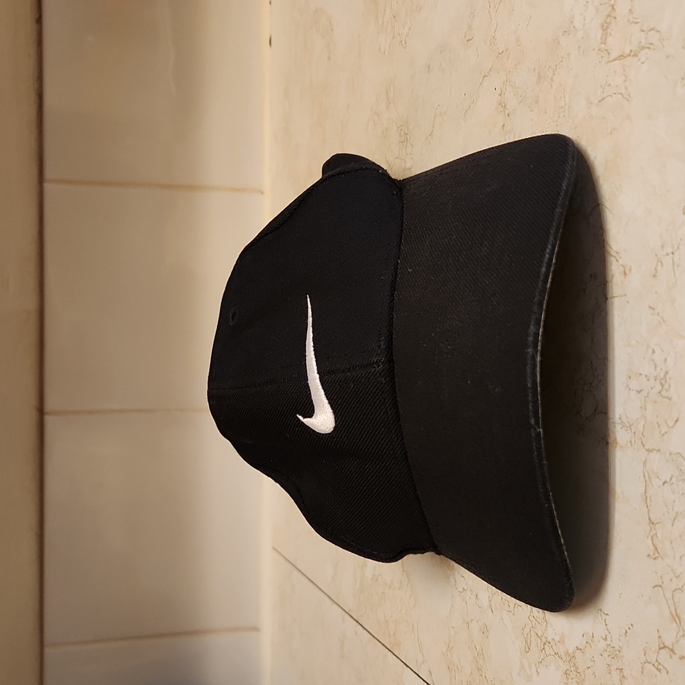 Nike Black & White Center Swoosh Embroidered 7 1/8 Hat Vintage 90s Rare